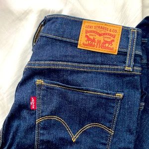 Levi 720 High Rise Super Skinny Jeans